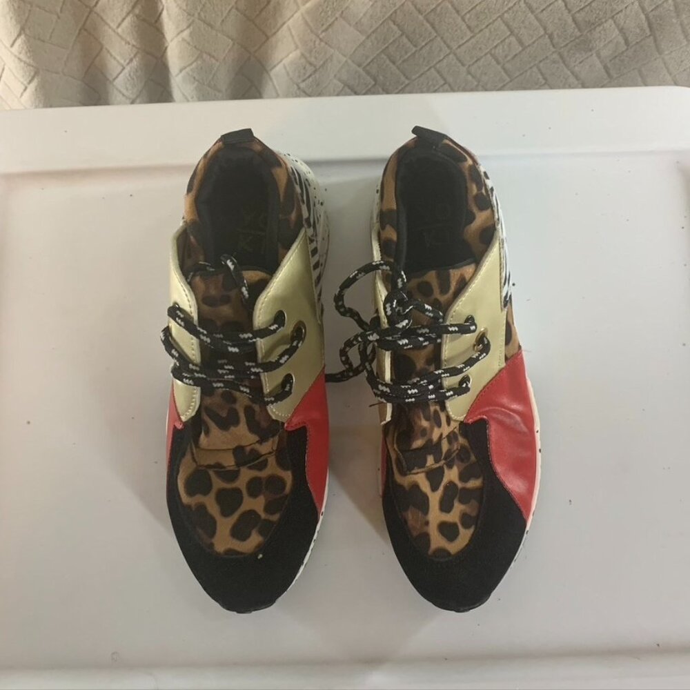 YOKI Shoes Womens 9 Heel Sneakers Colorful Leopard Print Dalmatian Athletic - Picture 3 of 8